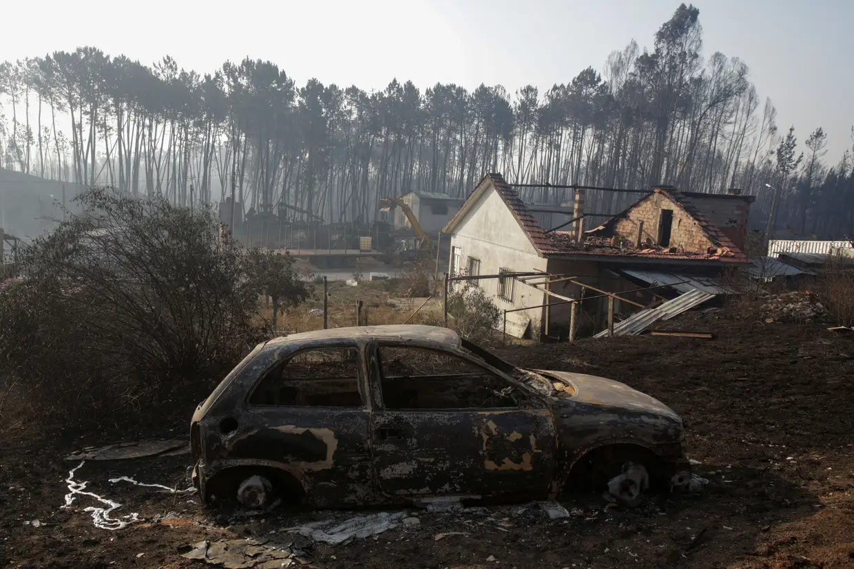 Casas e viatura queimadas em Castanheira de Pera.