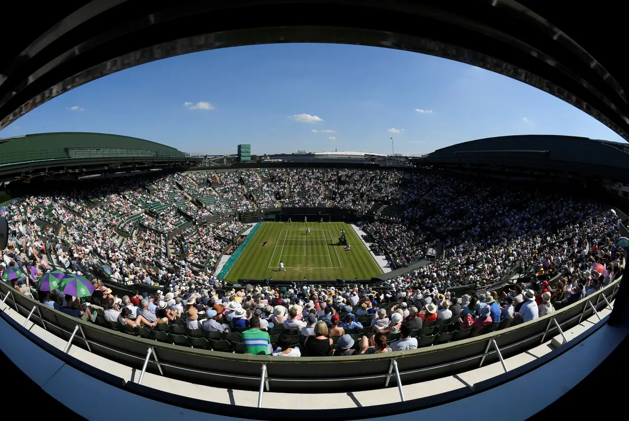 Uma visão panorâmica sobre o court 1, durante o encontro entre o japonês Kei Nishikori e o ucraniano Sergiy Stakhovsky.