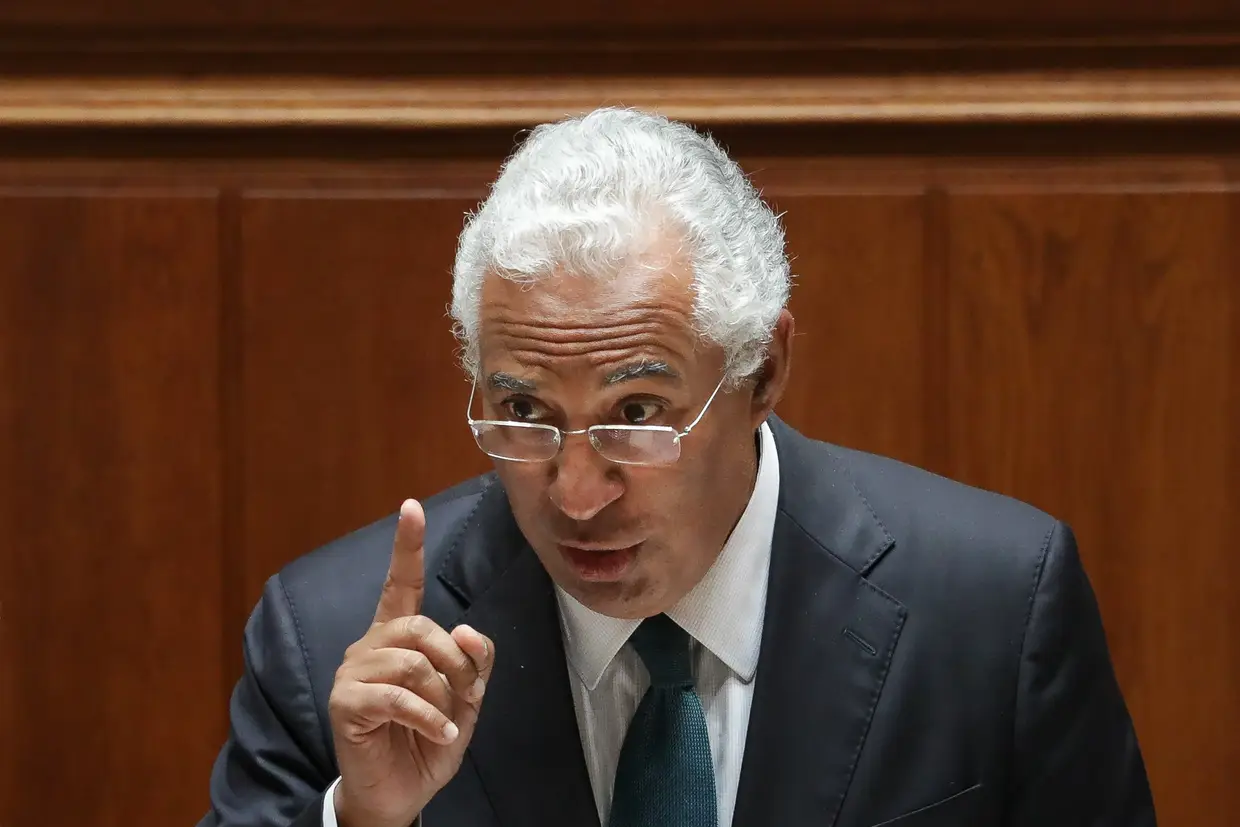 "No dia em que o primeiro-ministro e o Presidente da República entrarem numa competição de popularidade o país tem motivos para se preocupar, porque isso não corresponde ao regular funcionamento das instituições democráticas." António CostaExpresso, 19-08-2017