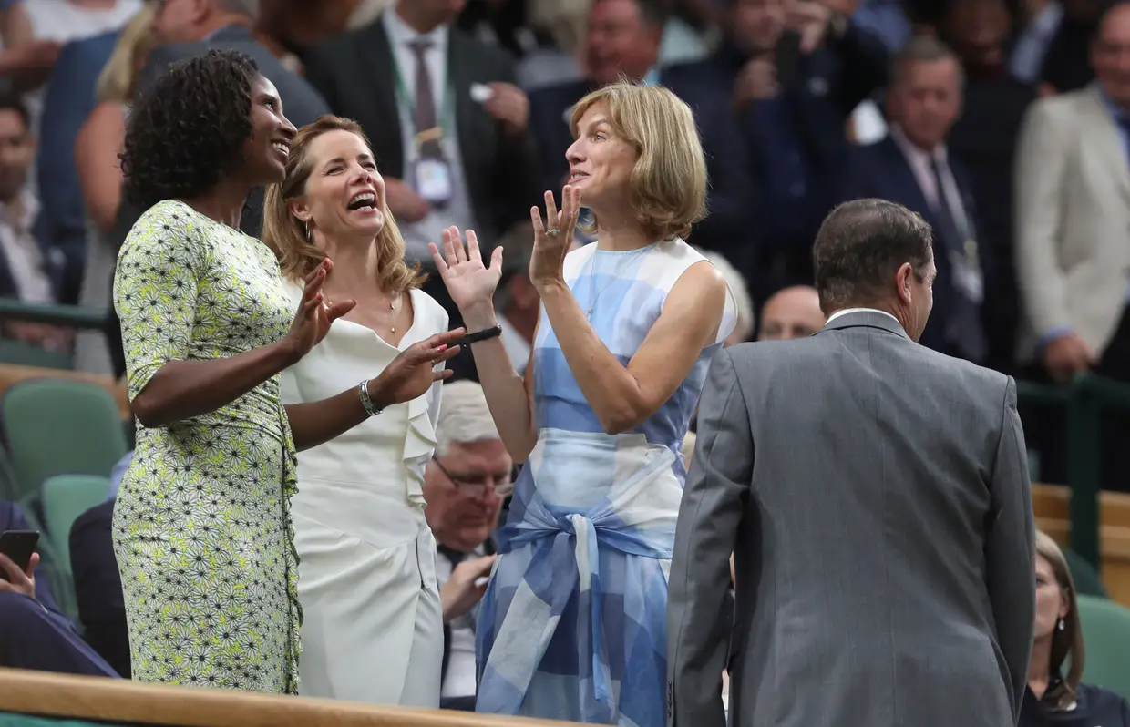 Ex-atleta britânica Denise Lewis, com a dançarina Darcey Bussell e a jornalista Fiona Bruce