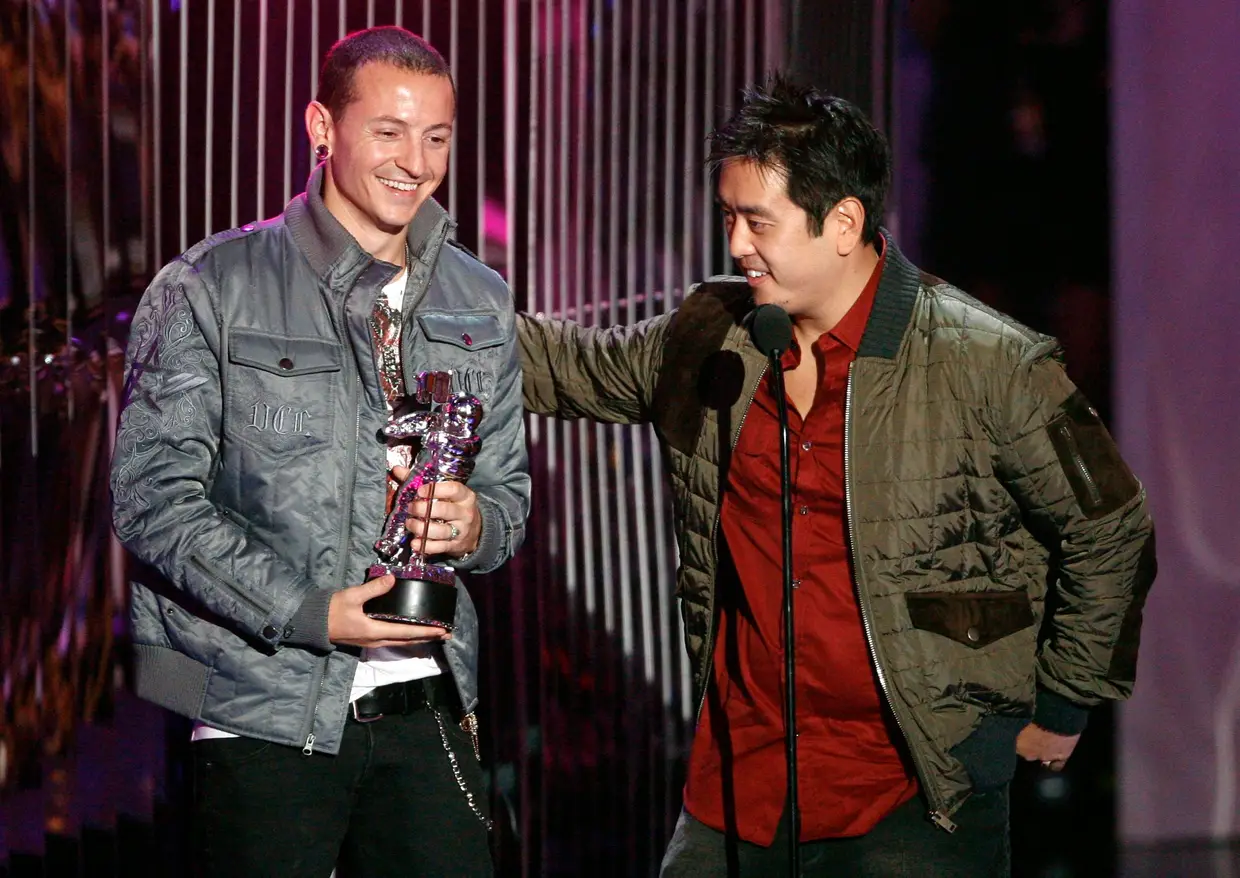 Chester Bennington e o DJ Joe Hahn concordaram que a letra de "Everlong", dos Foo Fighers é uma das melhores de sempre.