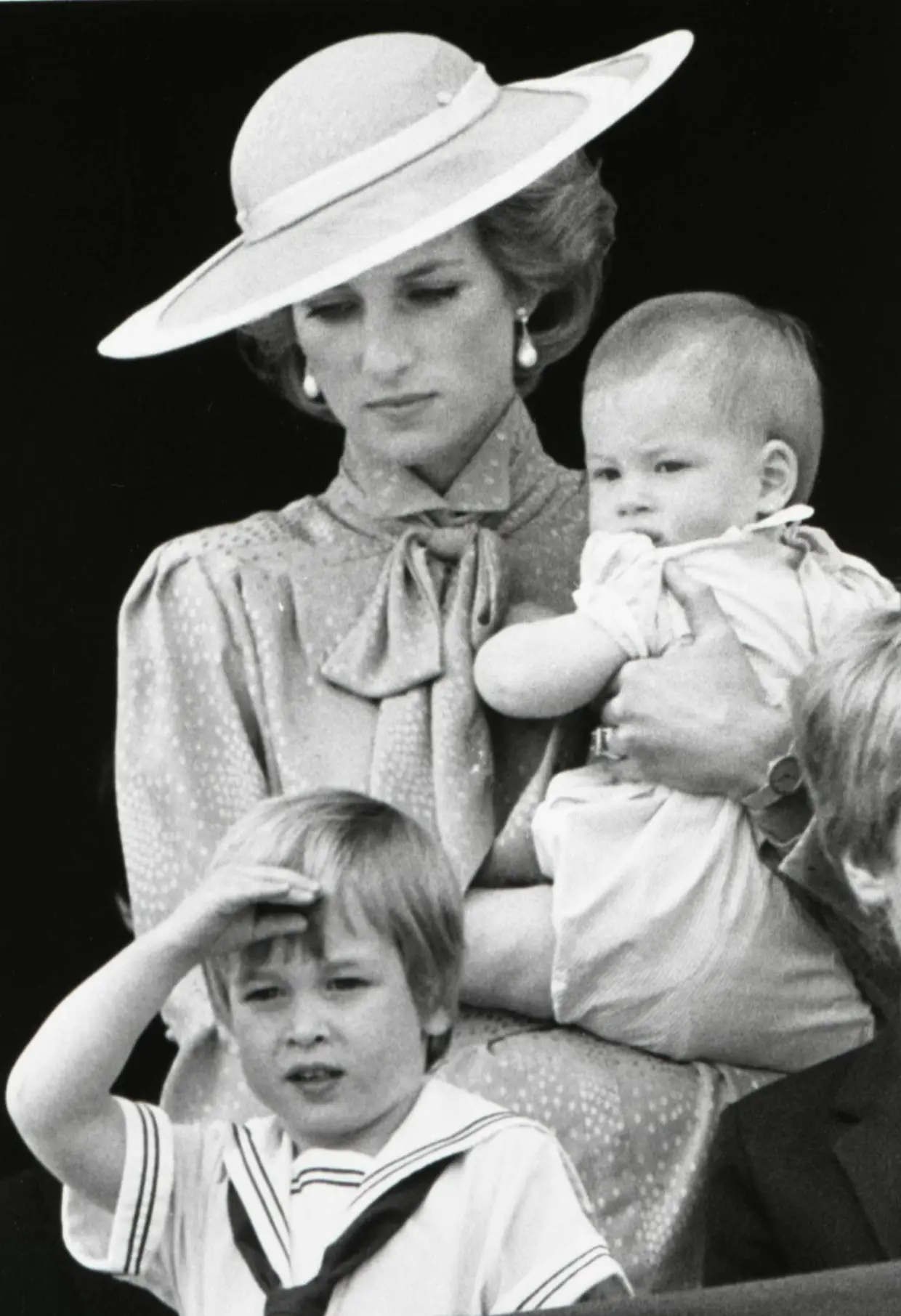 Com William e Harry, em junho de 1985.