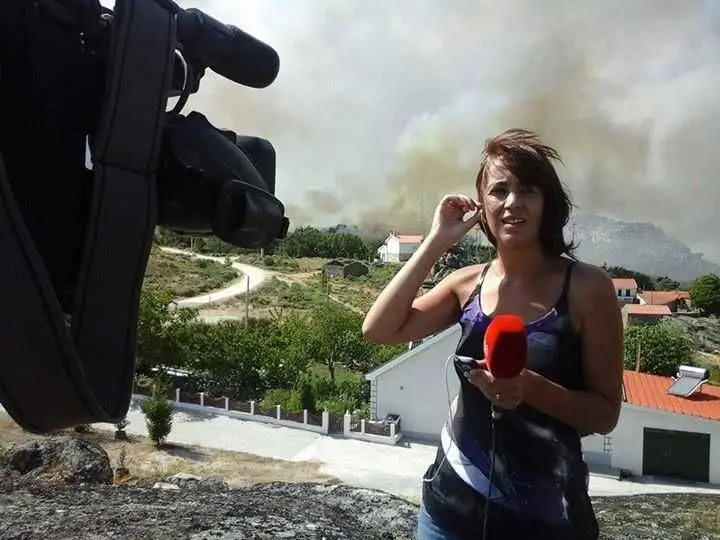 Em direto de um incêndio em Castelo Branco com o repórter de imagem Filipe Barbosa. Foto cedida por Patrícia Figueiredo.