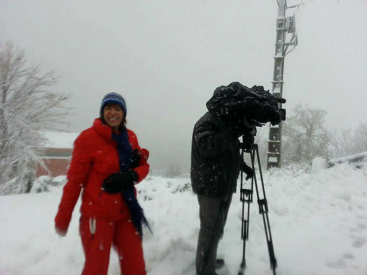 Foto cedida por Patrícia Figueiredo. Nevão na Serra da Estrela com o repórter de imagem Paulo Gabriel.