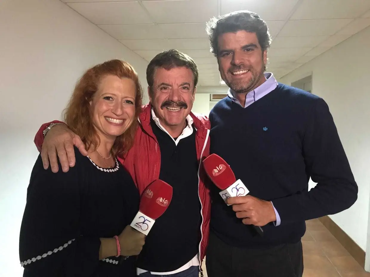 Os jornalistas Joana Latino e Nuno Pereira durante o Olha a Festa. Foto cedida por Ana Marisa Silva.