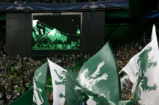 Sporting prolonga contrato com dois jogadores da formação