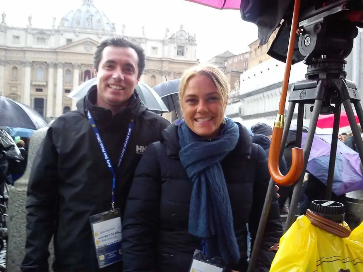 O repórter de imagem José Silva e a jornalista Teresa Canto Noronha.