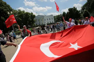 Turquia ordena detenção de 70 oficiais por ligações ao golpe de Estado