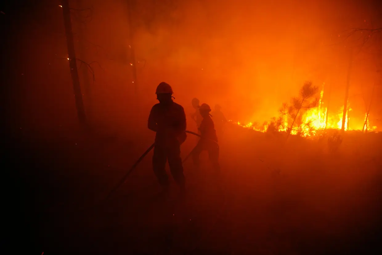 2012: Centenas de incêndios provocaram seis mortos, quatro deles bombeiros.