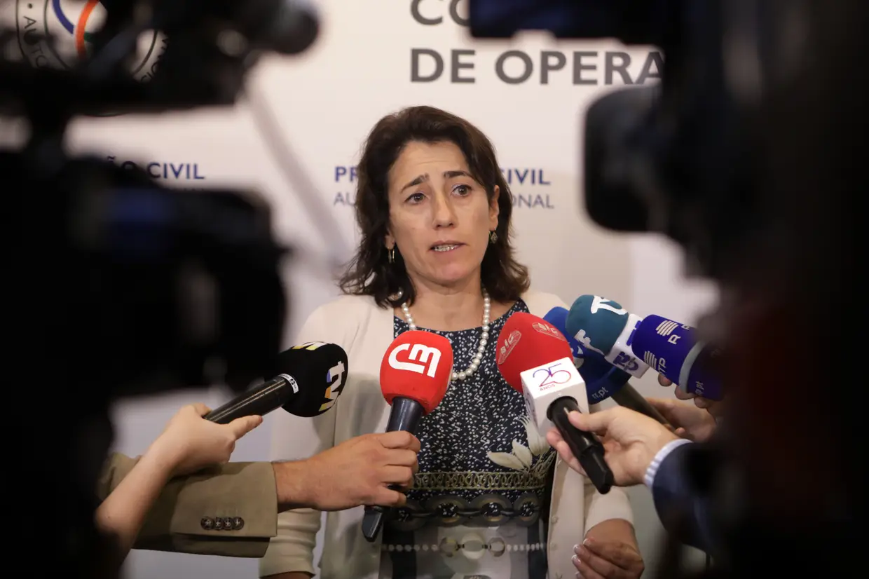 "Para mim seria mais fácil, pessoalmente, ir-me embora e ter as férias que não tive, mas agora não é altura de demissões." Constança Urbano de Sousa, 16-10-2017