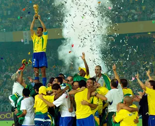 O Brasil tornou-se pentacampeão mundial em 2002, numa seleção em que brilhavam jogadores como Ronaldo, Ronaldinho ou Roberto Carlos.