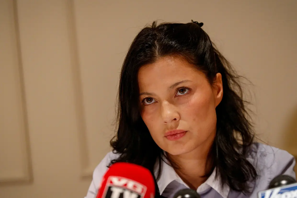 Natassia Malthe revelou ao Variety que, em 2008, o produtor forçou a entrada no quarto de hotel da atriz e violou-a.