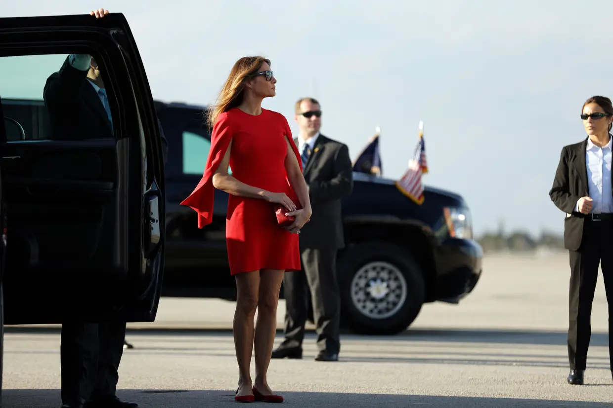 De modelo ilegal a primeira-dama dos Estados Unidos da América, Melania Trump esteve ausente durante os primeiros meses de mandato do marido, pois estava a viver em Nova Iorque, onde o seu filho Barron acabava o ano letivo. Em junho, mudou-se para a Casa Branca e, a partir daí, começou a participar mais ativamente na vida política de Donald Trump.