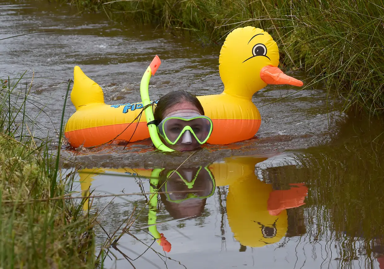 Competição de snorkelling no País de Gales, Reino Unido.