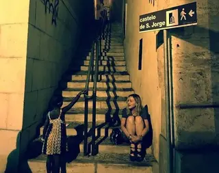 Madonna acompanhada por uma das filhas em Lisboa.
