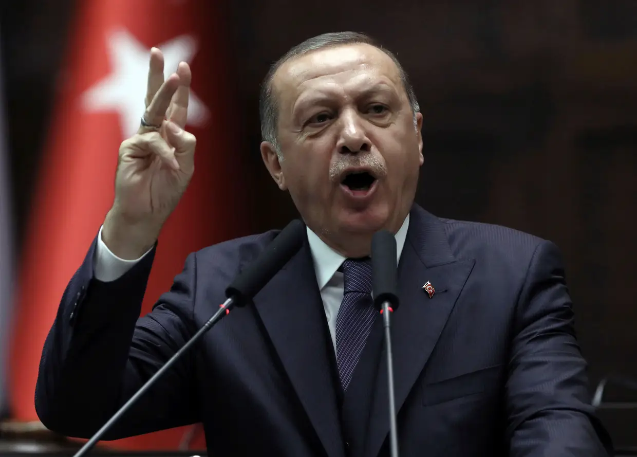 "Vamos arrancar a cabeça desses traidores." Recep Tayyip Erdogan, referindo-se aos autores de uma tentativa de golpe de Estado, 15-07-2017