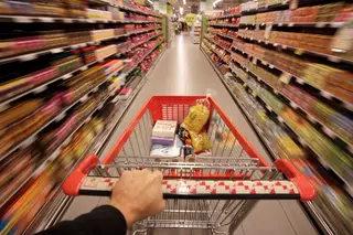 Sindicato diz que "alguns hipermercados" vão encerrar às 14:00