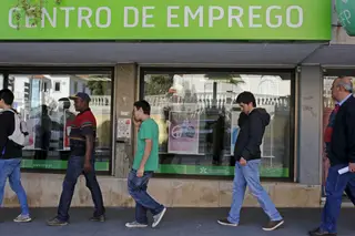 Parlamento aprova proposta que reduz limite de descontos no acesso ao subsídio de desemprego