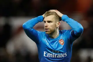Jogador do Arsenal confessa que sente vontade de vomitar antes dos jogos