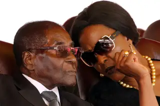 Zimbabué recusa extradição de antiga primeira-dama Grace Mugabe