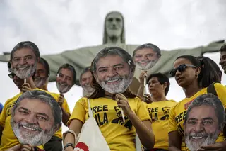Apoiantes de Lula atingidos a tiro em vigília de apoio em Curitiba