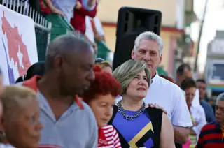 Miguel Díaz-Canel junto à esposa Lis Cuesta