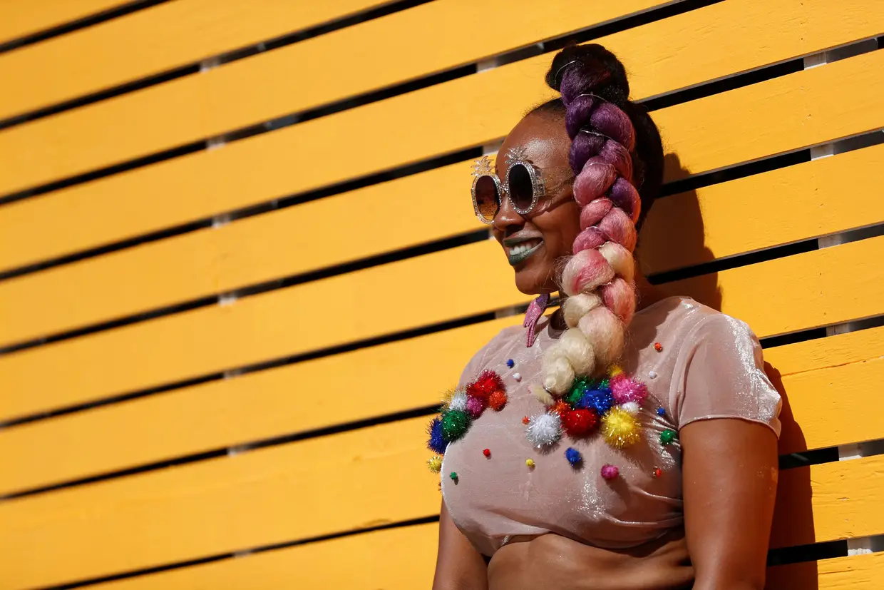 Uma festivaleira no Coachella, Califórnia, EUA.