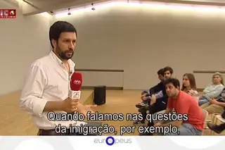 O frente-a-frente do eurodeputado João Ferreira com jovens universitários