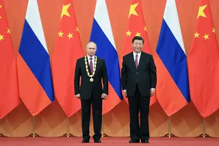 O elogio de Putin: "China é totalmente capaz de manter prosperidade e estabilidade em Hong Kong"