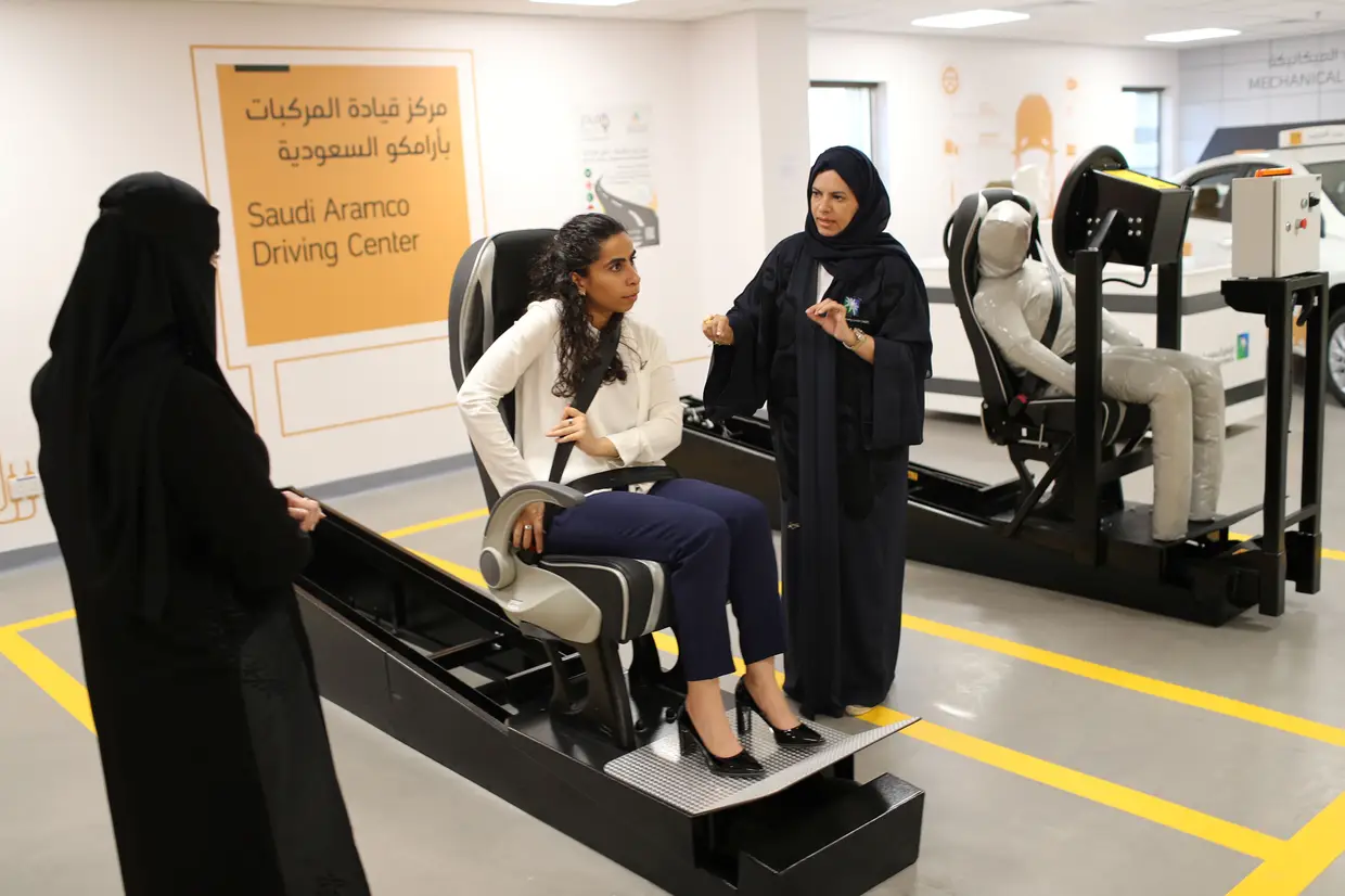 É tempo agora de apertar o cinto e partir para uma nova aventura que chegou a parecer impossível às mulheres na Arábia Saudita, mas que a partir de 24 de junho passa a ser realidade, por decreto real.