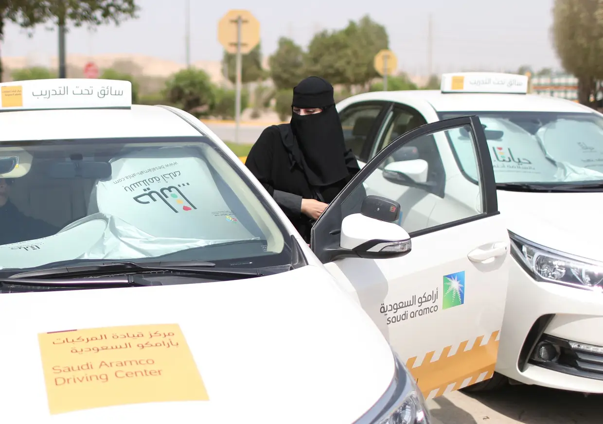 A Arábia Saudita era, até agora, o único país do mundo em que as mulheres não têm o direito de conduzir. Em setembro de 2017, o rei Salman anunciou que tal proibição seria levantada em junho de 2018, no âmbito de reformas inspiradas pelo seu jovem filho, o príncipe herdeiro Mohammed ben Salman.