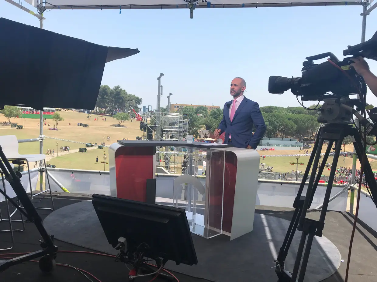 O pivot João Carlos Moleira minutos antes de entrar no ar para apresentar o Primeiro Jornal da SIC (24/06/2018)