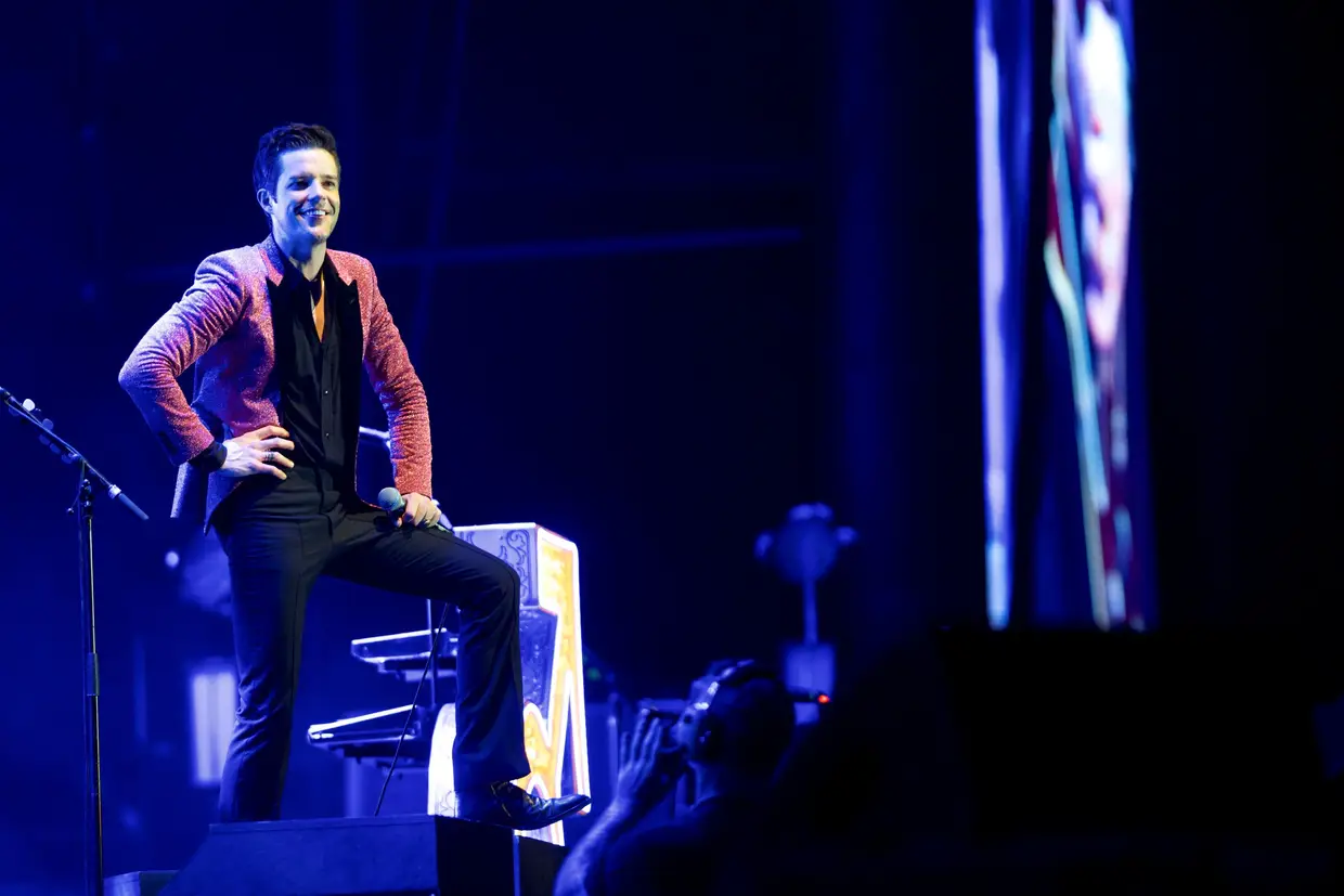 16. The Killers: 995 mil euros; 58 euros.