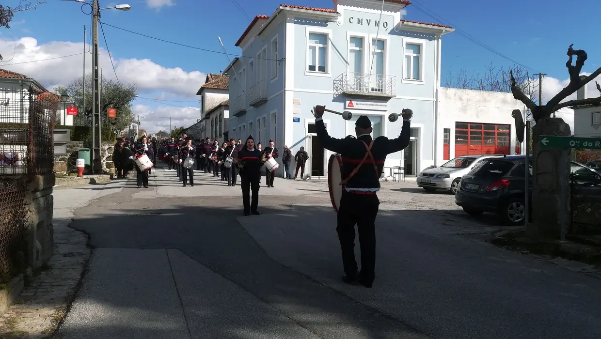 Banda dos Bombeiros de Vila Nova de Oliveirinha anima o cortejo da Festa das Camélias. Março de 2018, Vila Nova de Oliveirinha.