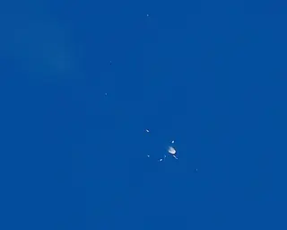 O momento em que há uma explosão no motor do foguetão Soyuz