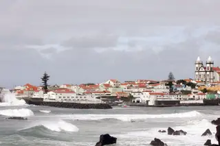 Sete ilhas dos Açores sob aviso laranja devido à depressão Carlos