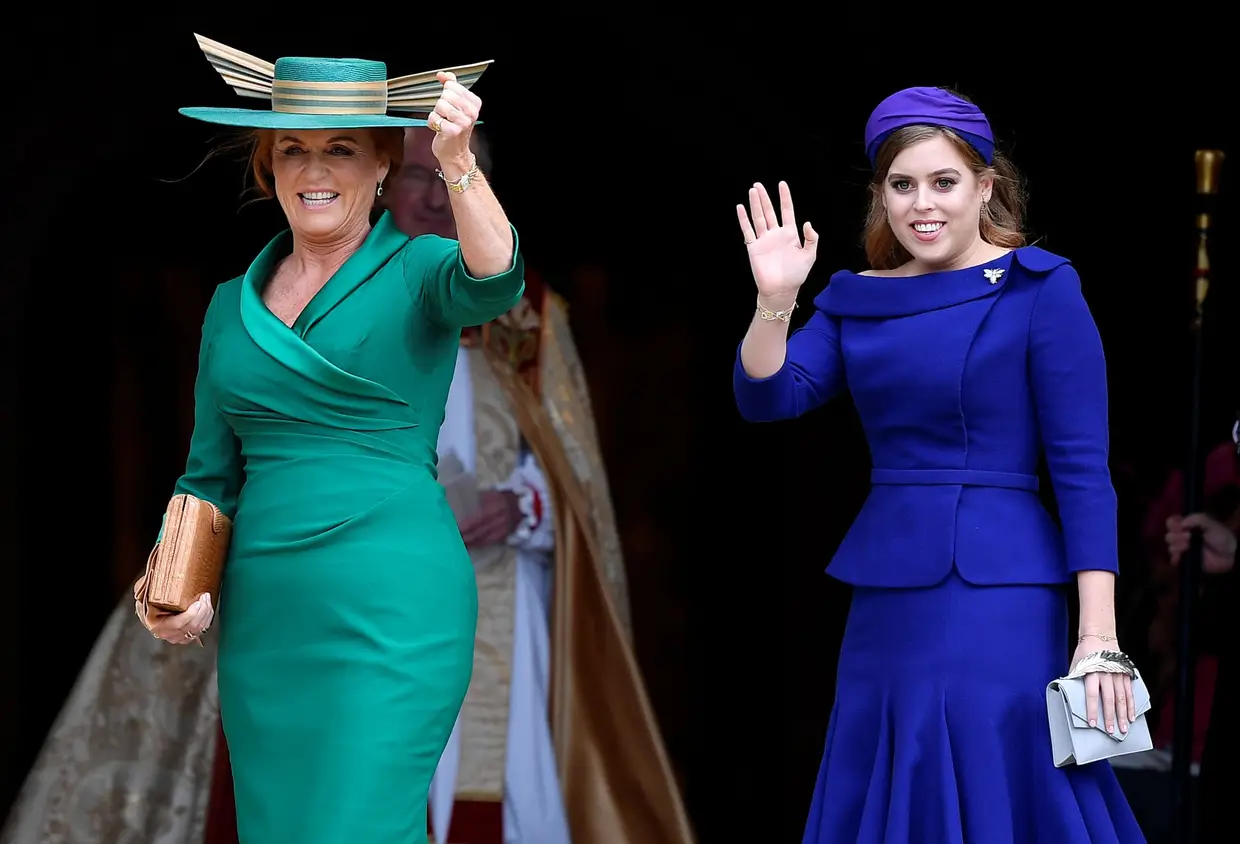 A mãe da noiva Sarah Ferguson e a irmã Beatrice