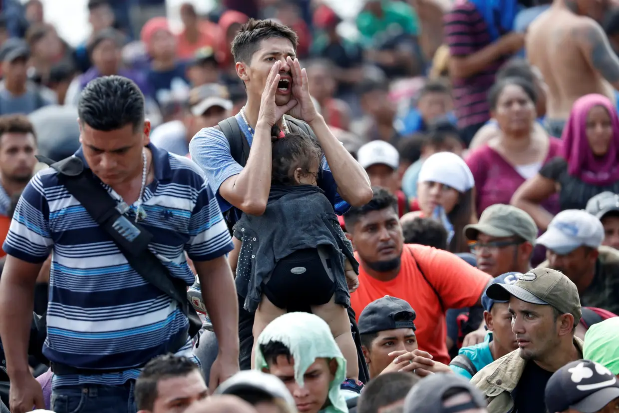 As autoridades mexicanas bloquearam, no domingo, a entrada a milhares de hondurenhos provenientes da Guatemala, com recurso a efetivos da polícia antimotim.