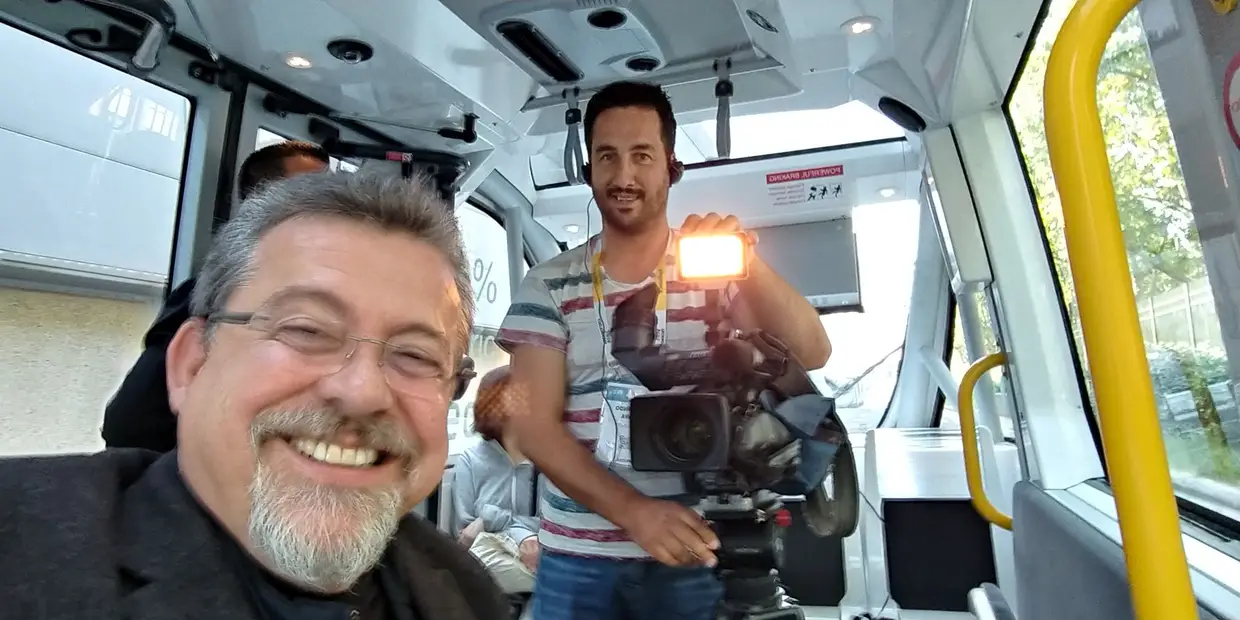 Reportagem com Fernando Silva dentro de um autocarro sem motorista em Paris