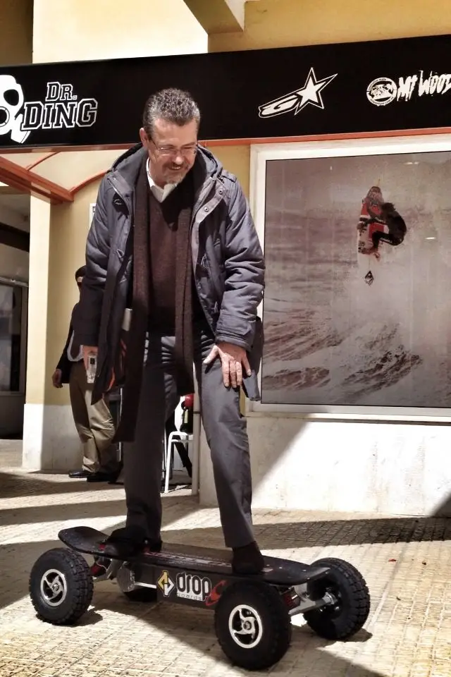 Lourenço Medeiros confessa que nunca se entendeu muito bem com skates elétricos