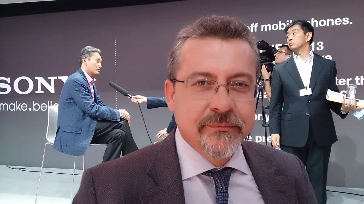 À espera de entrevistar o chairman da Sony Coorporation, Kaz Hirau