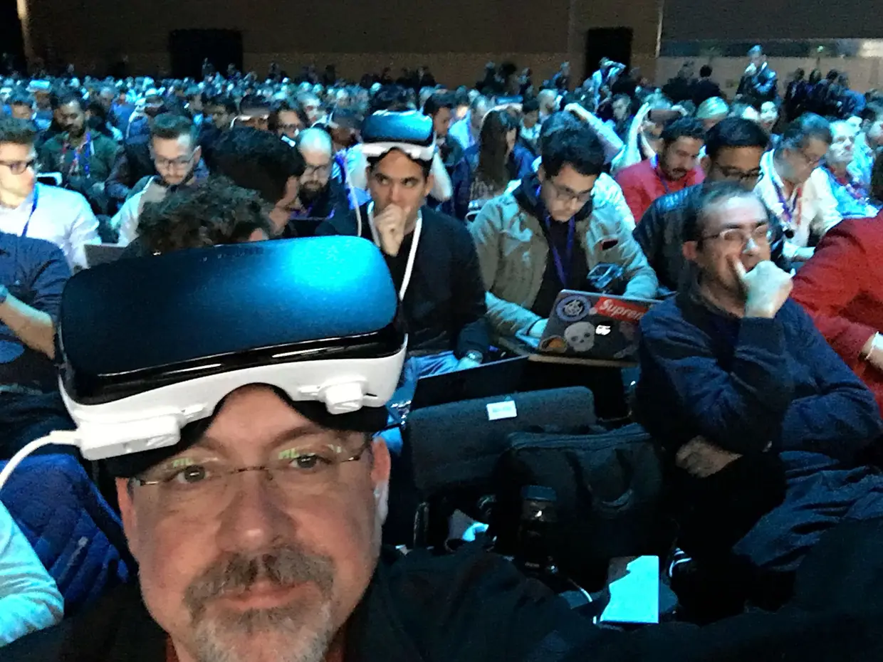 Uma apresentação da Samsung, em Barcelona, que ficou marcada pela aparição surpresa de Mark Zuckerberg