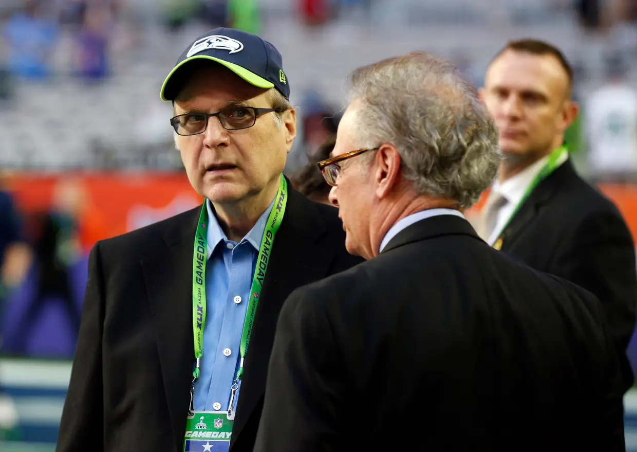 Paul Allen, cofundador com Bill Gates, em 1975, do grupo norte-americano de informática Microsoft, faleceu aos 65 anos, vítima de um cancro. (21 de janeiro de 1953 - 15 de outubro de 2018)