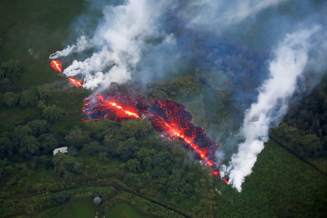 Lava do vulcão Kilauea, Leilani Estates, Havai.
