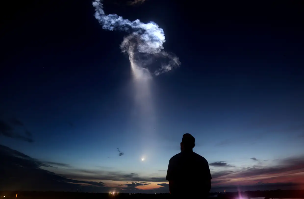 A 15ª missão da Space X foi lançada com êxito a partir do Cabo Canaveral, na Flórida, EUA. A bordo do foguetão Falcon 9 seguiu pela primeira vez um robô inteligente, com destino à Estação Espacial Internacional.