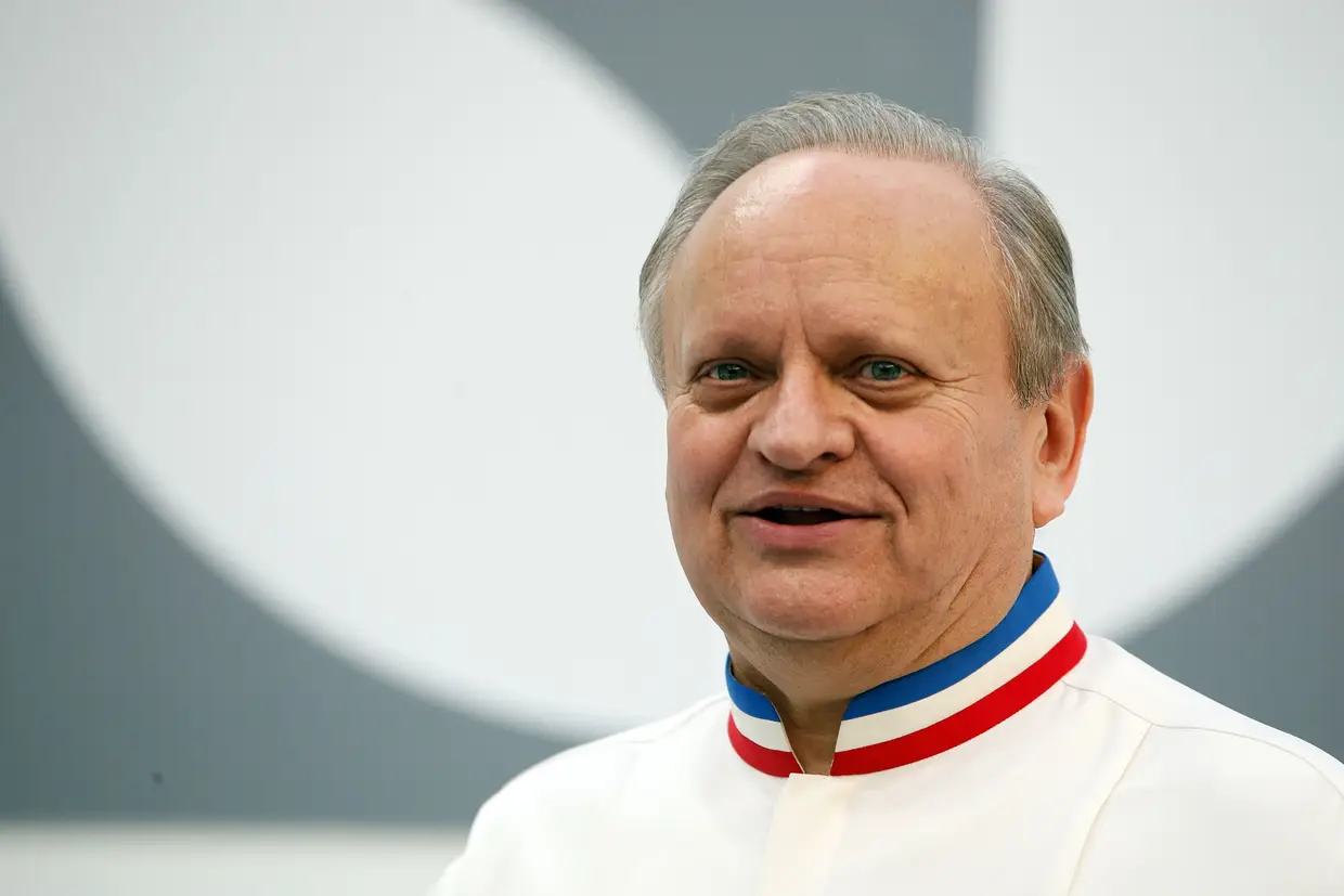 O francês Joël Robuchon, o chef com mais estrelas do guia Michelin no mundo, morreu em Genebra, aos 73 anos, vítima de cancro. (7 de abril de 1945 - 6 de agosto de 2018)