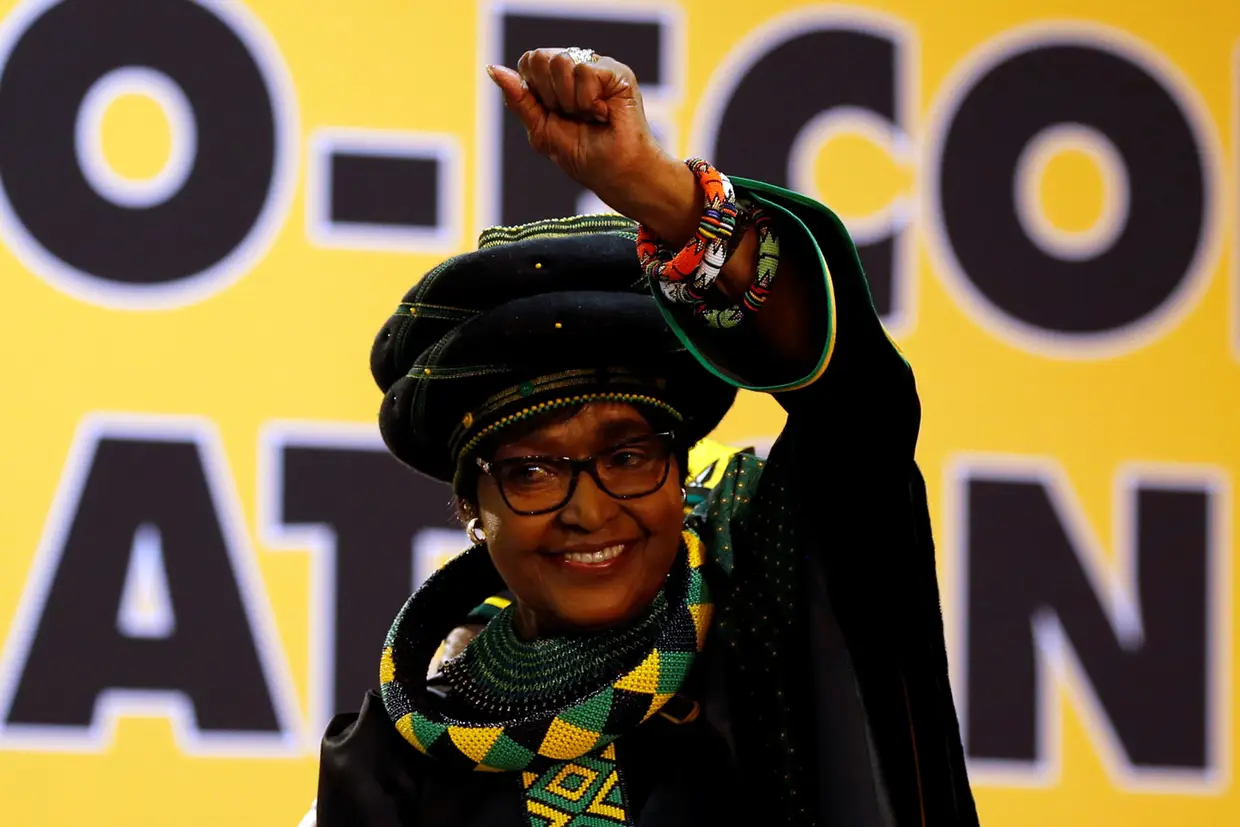 Winnie Madikizela-Mandela, ativista anti-apartheid na África do Sul e mulher de Nelson Mandela no período em que este esteve preso, morreu aos 81 anos. (26 de setembro de 1936 - 2 de abril de 2018)