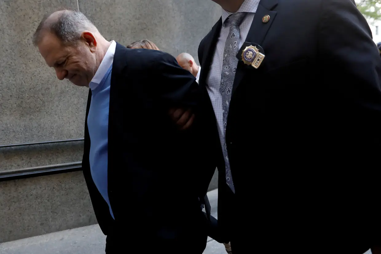 Um tribunal de Nova Iorque decidiu levar a julgamento o caso contra Harvey Weinstein, acusado de agressões sexuais. O julgamento deverá iniciar-se em março de 2019 e o produtor cinematográfico pode incorrer em penas até prisão perpétua.