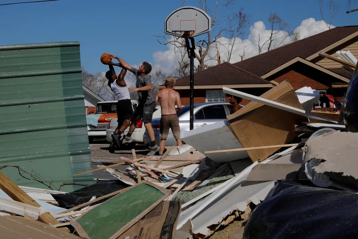 A destruição causada pelo furacão Michael, em Springfield, Florida, EUA.