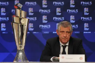 Fernando Santos diz que defrontar a Suíça no Porto é "uma responsabilidade acrescida"